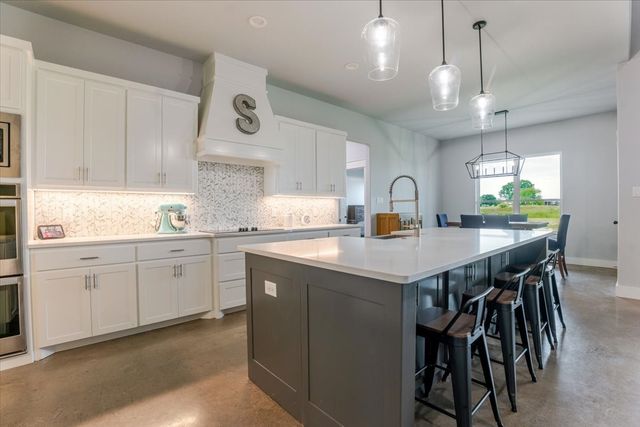 1040 Pioneer Crossing, Weatherford, TX 76088