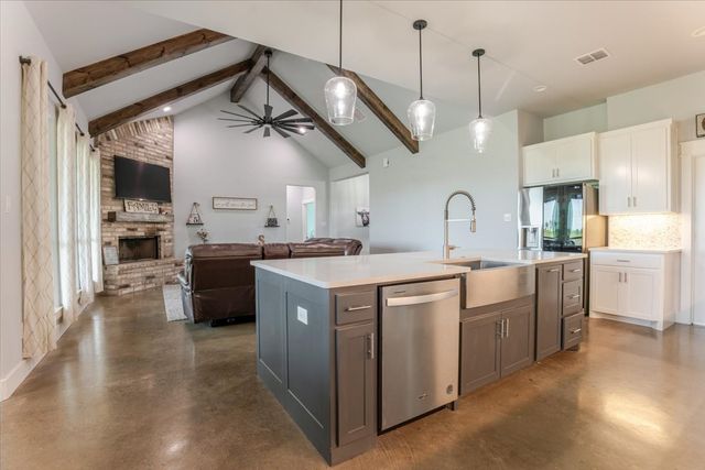 1040 Pioneer Crossing, Weatherford, TX 76088