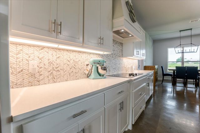 1040 Pioneer Crossing, Weatherford, TX 76088