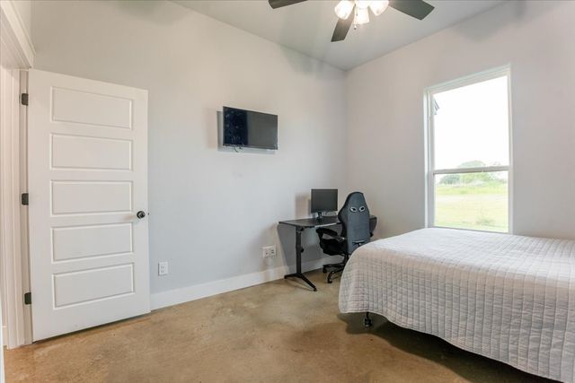 1040 Pioneer Crossing, Weatherford, TX 76088
