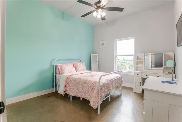 1040 Pioneer Crossing, Weatherford, TX 76088