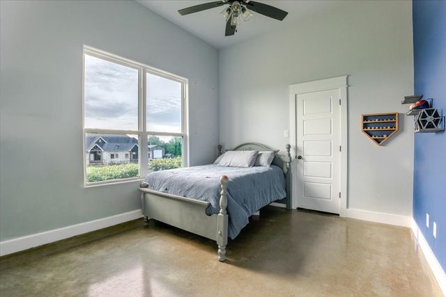 1040 Pioneer Crossing, Weatherford, TX 76088