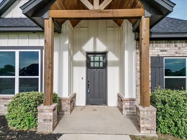 1040 Pioneer Crossing, Weatherford, TX 76088