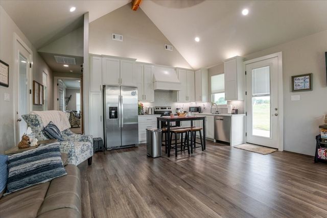 1040 Pioneer Crossing, Weatherford, TX 76088