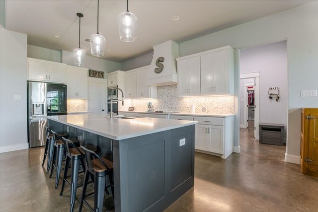 1040 Pioneer Crossing, Weatherford, TX 76088