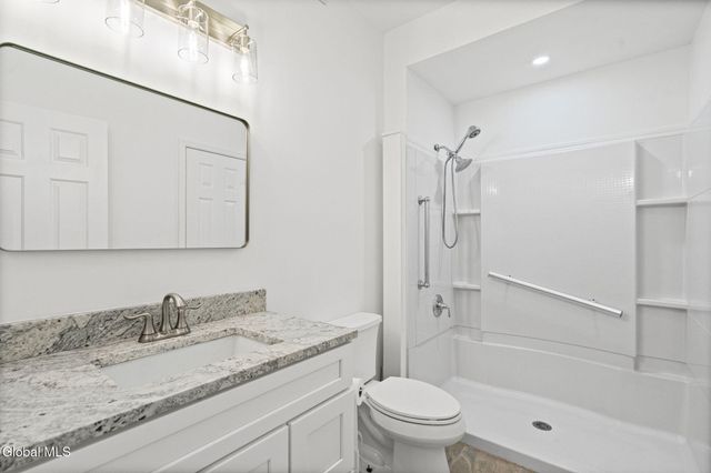 413 Hampton Place Boulevard, North Greenbush, NY 12180