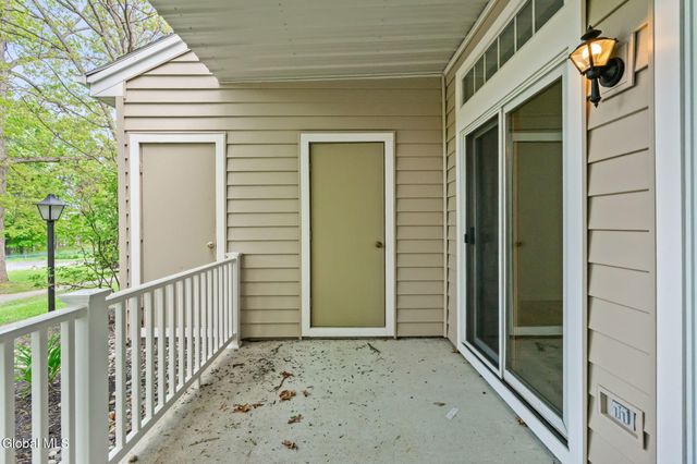 413 Hampton Place Boulevard, North Greenbush, NY 12180