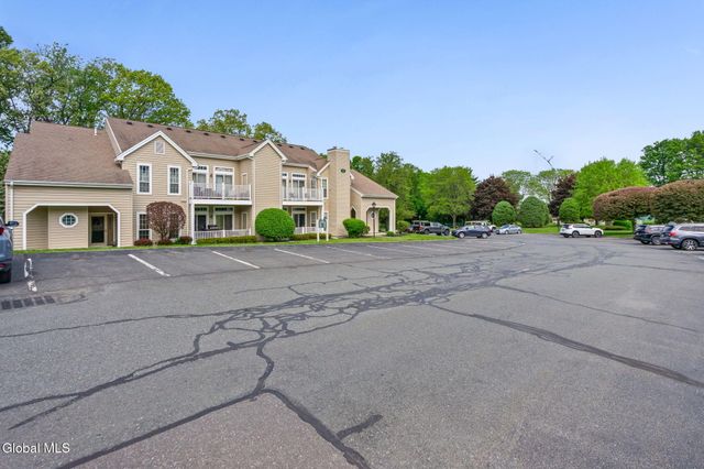 413 Hampton Place Boulevard, North Greenbush, NY 12180