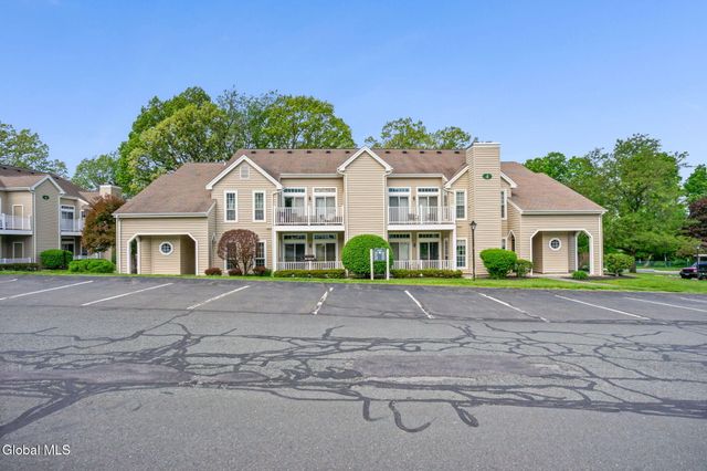 413 Hampton Place Boulevard, North Greenbush, NY 12180