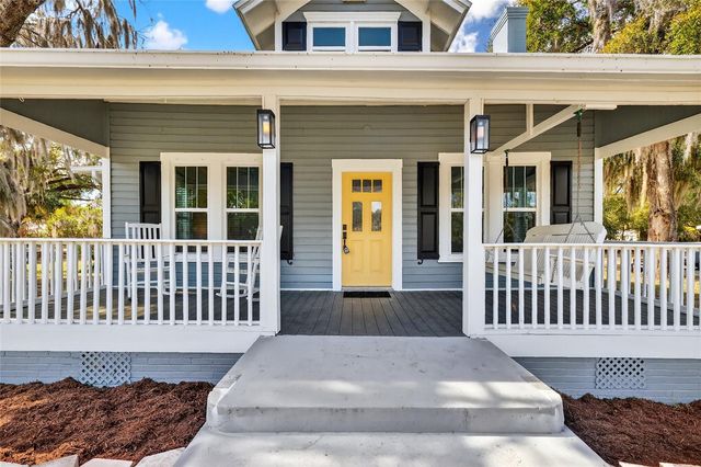 92 S TROWELL AVENUE, Umatilla, FL 32784