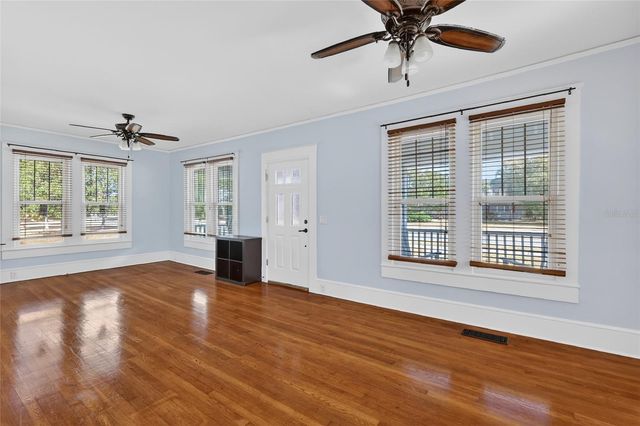 92 S TROWELL AVENUE, Umatilla, FL 32784