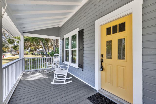 92 S TROWELL AVENUE, Umatilla, FL 32784