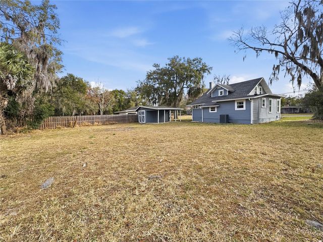 92 S TROWELL AVENUE, Umatilla, FL 32784