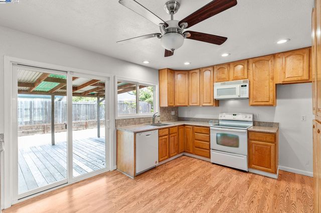 368 Helen Way, Livermore, CA 94550