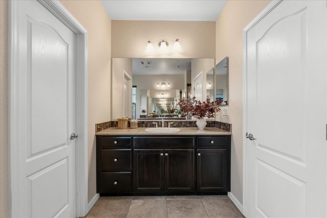 2218 Telegraph Hill Dr, Rocklin, CA 95765