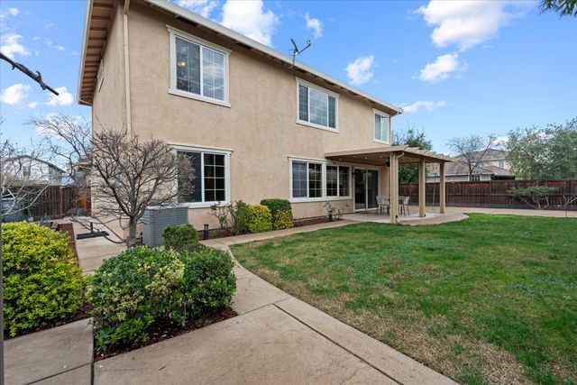 2218 Telegraph Hill Dr, Rocklin, CA 95765