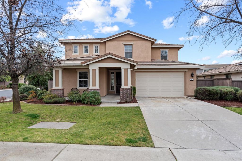 2218 Telegraph Hill Dr, Rocklin, CA 95765
