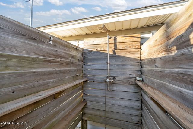 404 Dobbs Street, Atlantic Beach, NC 28512