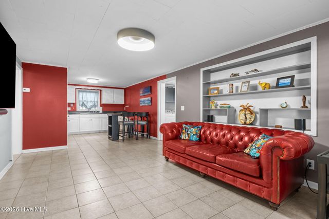 404 Dobbs Street, Atlantic Beach, NC 28512