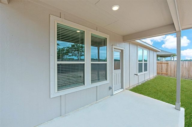 332 Appaloosa Drive, Alvin, TX 77511