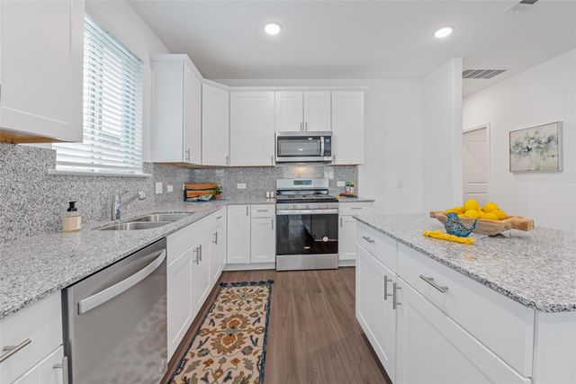 332 Appaloosa Drive, Alvin, TX 77511