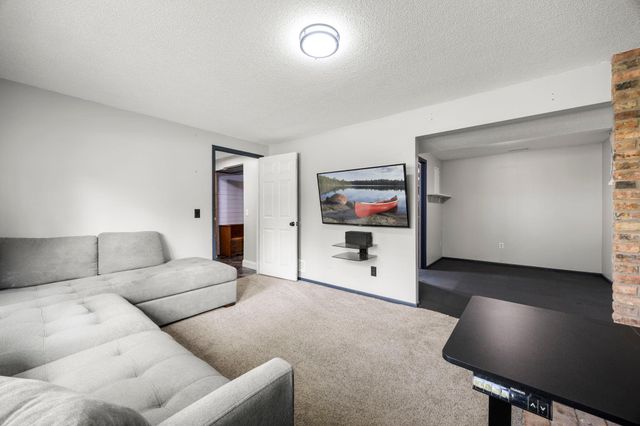 19031 Jordan Trail, Lakeville, MN 55044