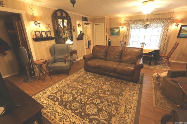 1657 County Road 124, Floresville, TX 78114