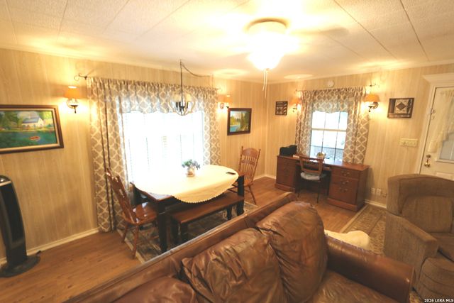 1657 County Road 124, Floresville, TX 78114