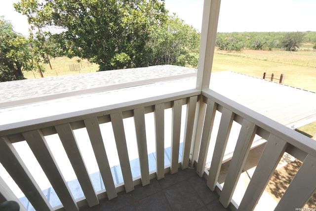 1657 County Road 124, Floresville, TX 78114