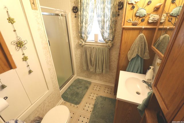 1657 County Road 124, Floresville, TX 78114