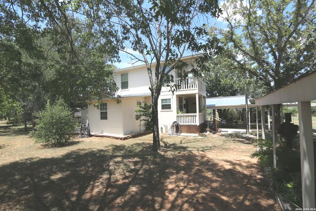 1657 County Road 124, Floresville, TX 78114