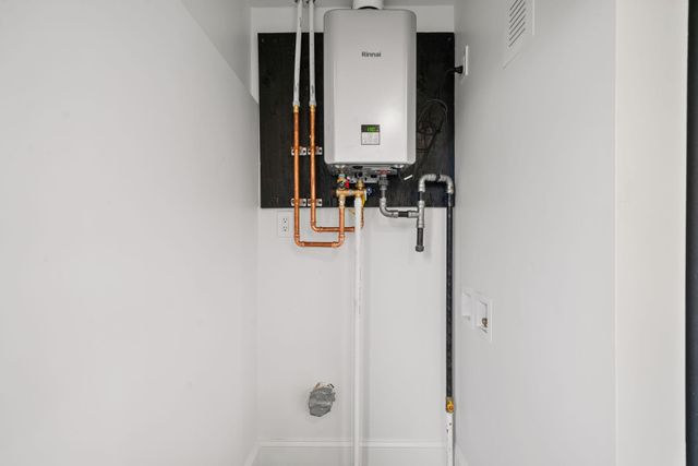 29 Thorwald Avenue, Hampton, NH 03842