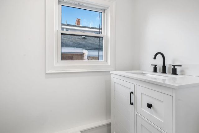 29 Thorwald Avenue, Hampton, NH 03842