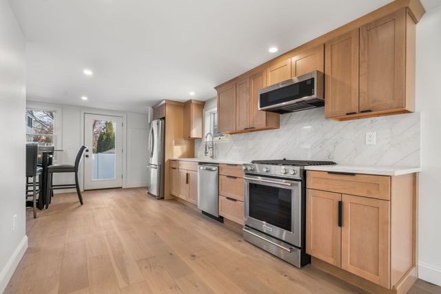 29 Thorwald Avenue, Hampton, NH 03842