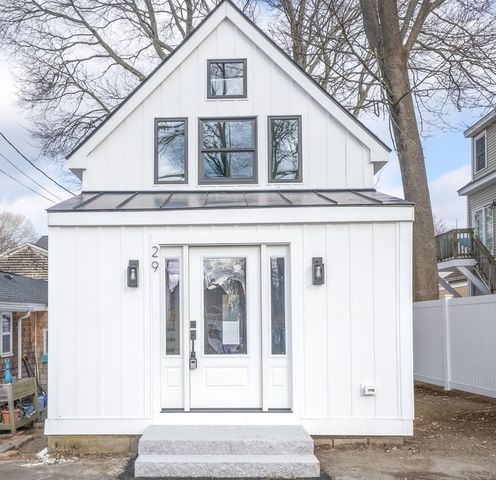 29 Thorwald Avenue, Hampton, NH 03842