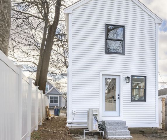 29 Thorwald Avenue, Hampton, NH 03842