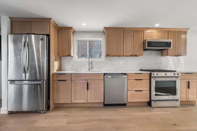 29 Thorwald Avenue, Hampton, NH 03842