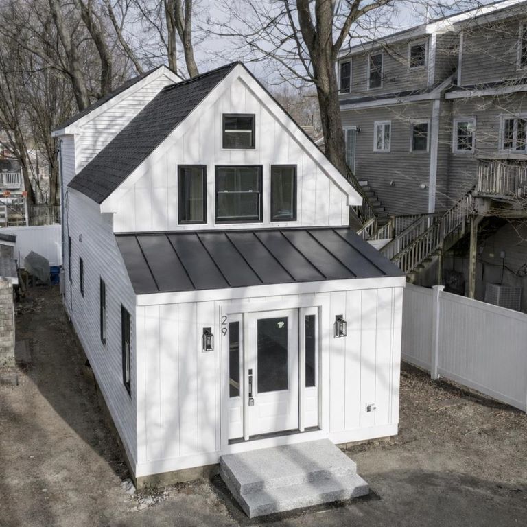 29 Thorwald Avenue, Hampton, NH 03842