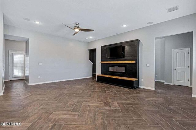 2600 SAMMY CERVANTES Street, El Paso, TX 79938