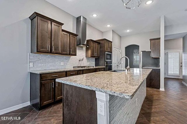 2600 SAMMY CERVANTES Street, El Paso, TX 79938