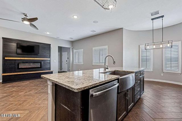 2600 SAMMY CERVANTES Street, El Paso, TX 79938