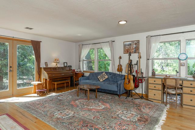 2601 Sand Creek Road, Grants Pass, OR 97527