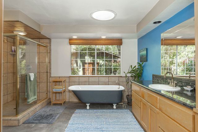 2601 Sand Creek Road, Grants Pass, OR 97527