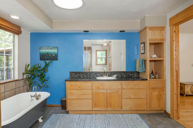 2601 Sand Creek Road, Grants Pass, OR 97527