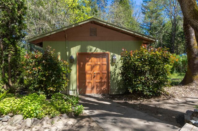 2601 Sand Creek Road, Grants Pass, OR 97527
