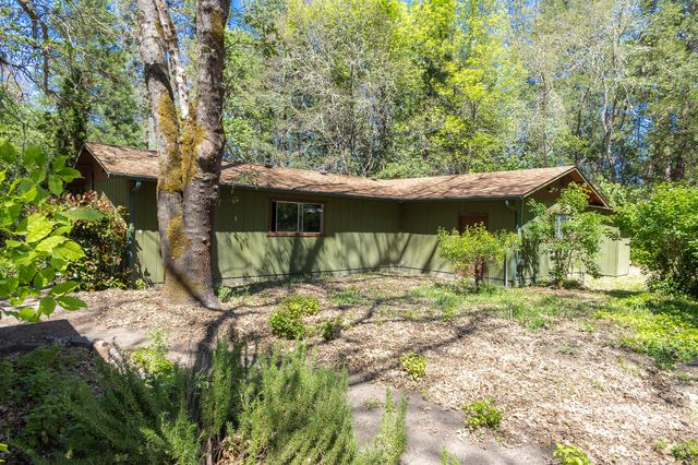2601 Sand Creek Road, Grants Pass, OR 97527