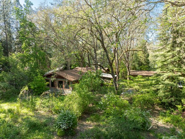 2601 Sand Creek Road, Grants Pass, OR 97527