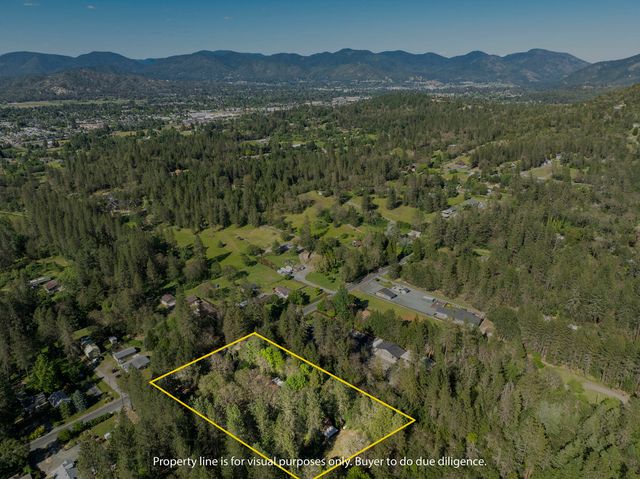 2601 Sand Creek Road, Grants Pass, OR 97527