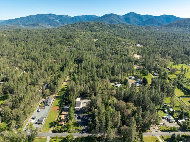 2601 Sand Creek Road, Grants Pass, OR 97527