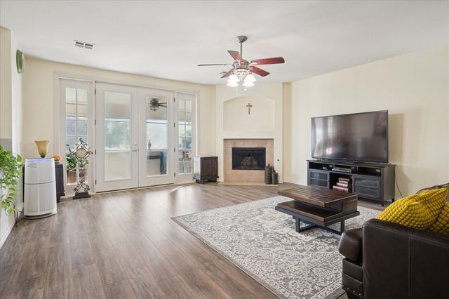 1104 Windhaven Circle, Lewisville, TX 75067